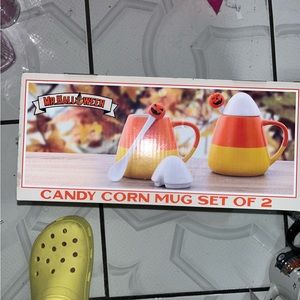 Candy corn mug set